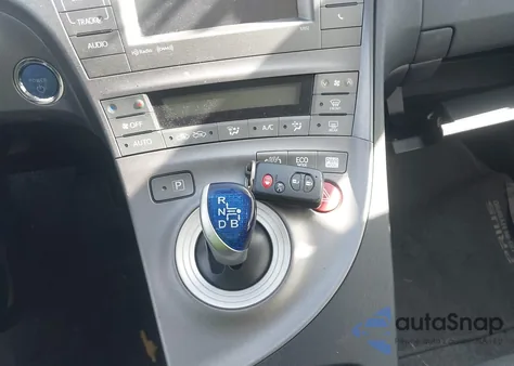 2014 Toyota Prius Plug-In z USA, uszkodzony, nr VIN JTDKN3DP2E3052772